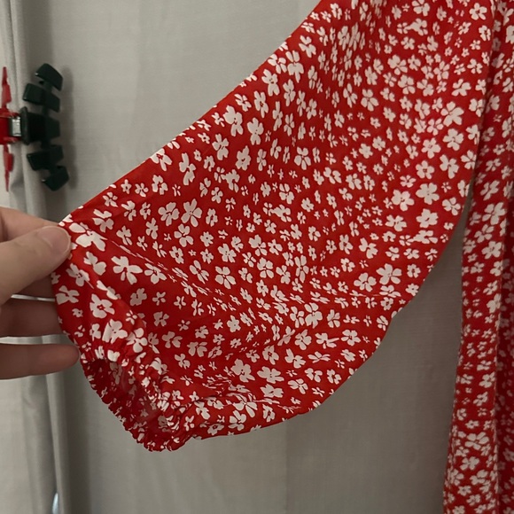 Floral Red Top - Picture 3 of 6